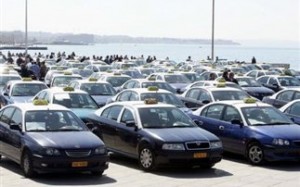 Διαμαρτυρίες ιδιοκτητών ταξί και στη Θεσσαλονίκη