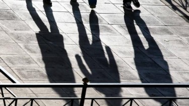 Δραματική μείωση μισθών στον ιδιωτικό τομέα