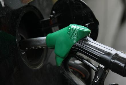 Στα 2 ευρώ έφτασε η τιμή της αμόλυβδης