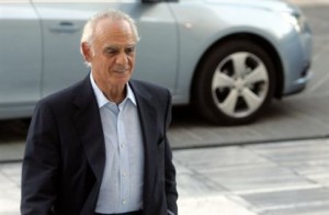 Βλέπουν παραγραφή για Ακη