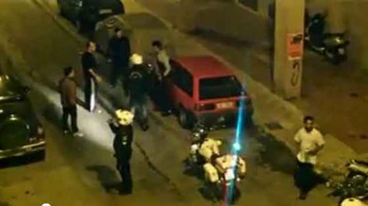 Άγριος ξυλοδαρμός μετανάστη (βίντεο)