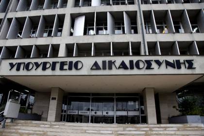 Αλλαγές στη νομοθεσία για τις απελάσεις