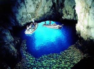 «Modra Spilja»: Η φυσική πισίνα