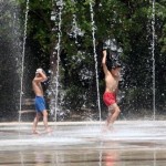 «Mίνι καύσωνας» έως και 40 βαθμοί την Τρίτη
