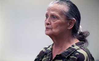 Εξακολουθούσε να ζει με τον νεκρό σύντροφό της