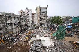 Κατέρρευσε και δεύτερο κτίριο στην Ινδία